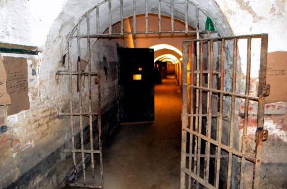 Temniţele şi închisorile comuniste din România